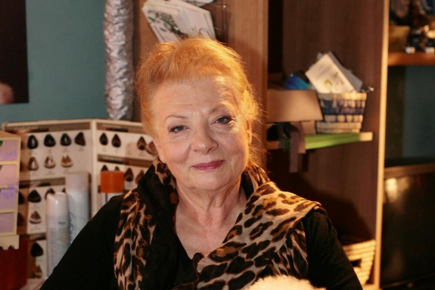 Radmila Živković upala u rupu na asfaltu pa slomila kuk!
