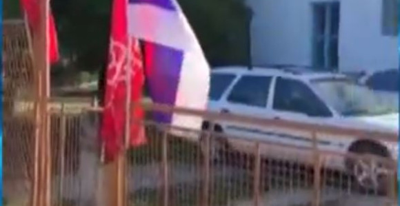 За њих закон не важи: Трибина СНСД-а у школи (ВИДЕО)