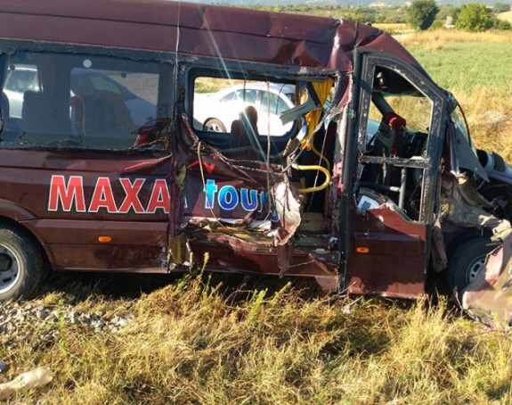 Sudar autobusa i voza, najmanje 13 osoba povrijeđeno