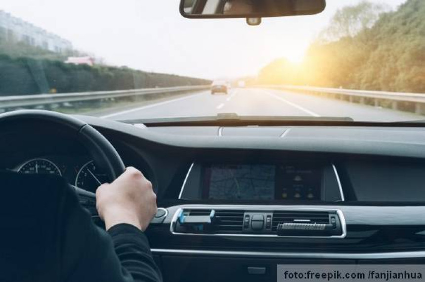 Deda vozio 550 km u pogrešnom smeru!