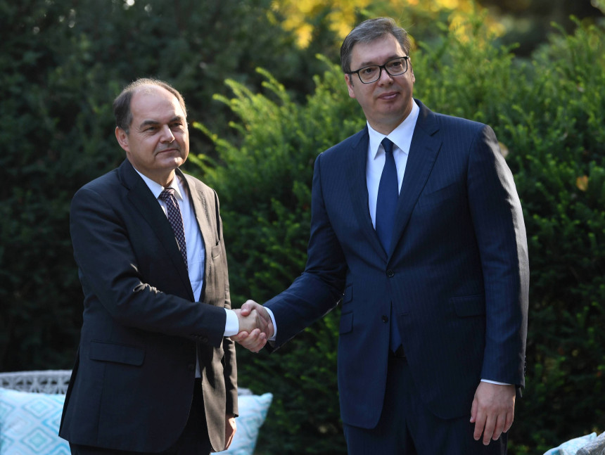 Šta kaže Kristijan Šmit o sastanku sa Vučićem