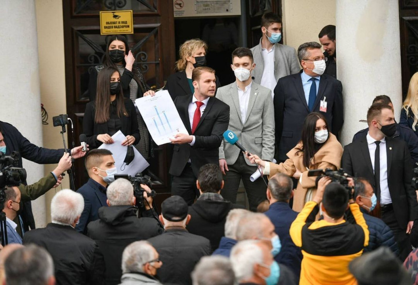 Stanivuković iznosi dokaze o SNSD-ovom kriminalu