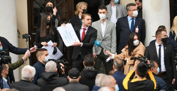 Stanivuković iznosi dokaze o SNSD-ovom kriminalu