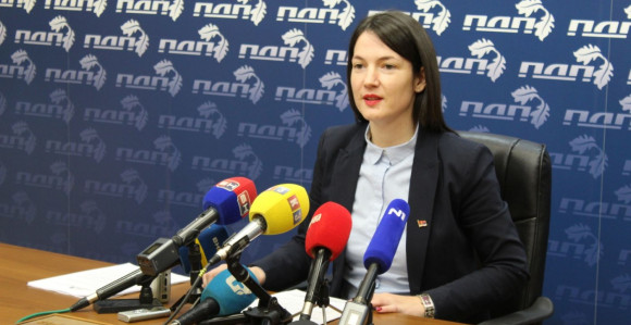 Србија води рачуна о Српској, док власт мисли само о себи
