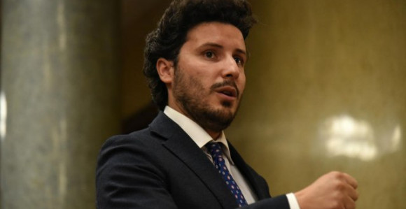 Ako se pređe crvena linija... Oboriću vladu!