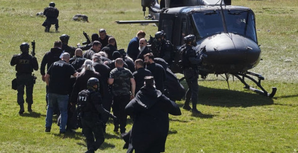 Suspendovani piloti - odbili da prevezu Joanikija i Porfirija