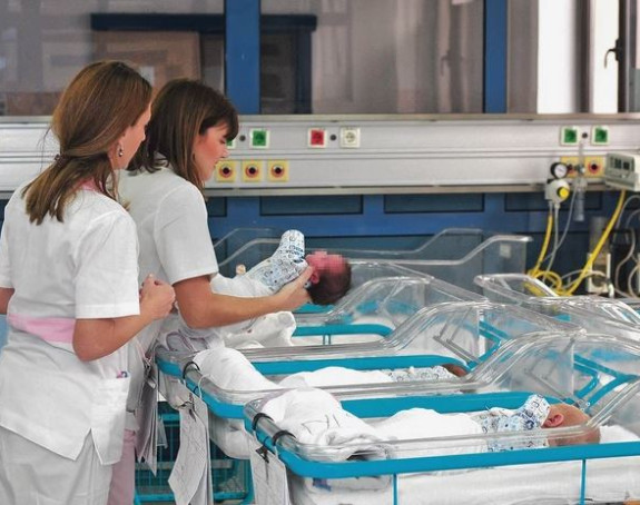 Babice neće vakcinu: Bolnica prekida sa porođajima