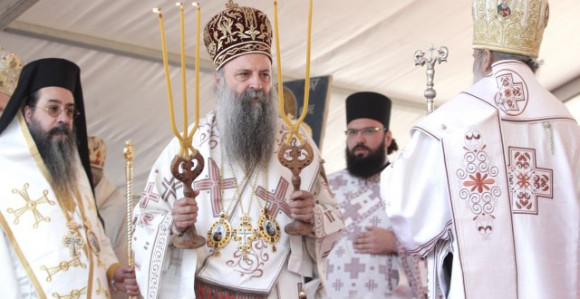 Patrijarh Porfirije služi liturgiju u Jasenovcu