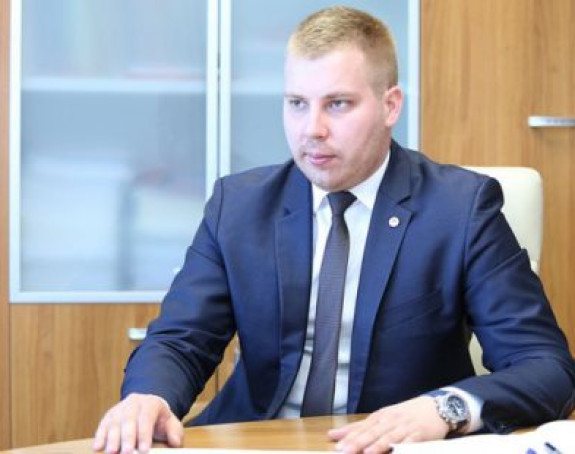 Kako se mlado tajkunče ruga u lice narodu i sirotinji!