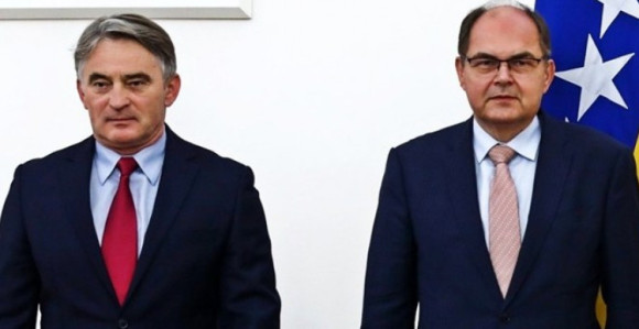 Završen sastanak, Šmit izbjegao novinare