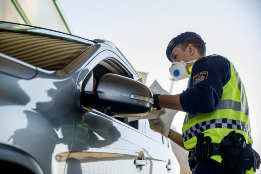 U Sloveniji bez kovid potvrde nema sipanja ni goriva