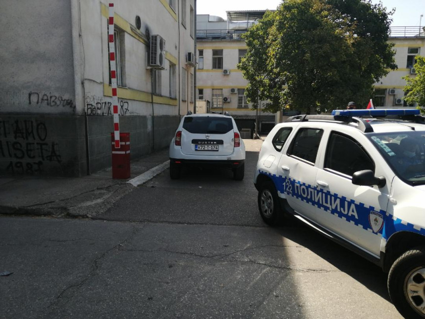 Uhapšena lica u policiji - Dodik pita: Zašto baš danas?