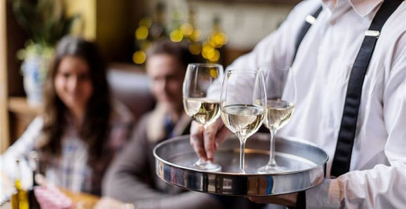 Traže milione maraka za gošćenje funkcionera