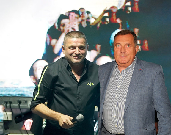 Baja Mali Knindža i Milorad Dodik pevaju uglas! (VIDEO)