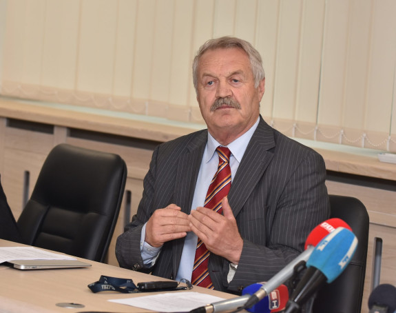 Dukić izdao naredbu: Vakcinišite se ili ostajete bez posla