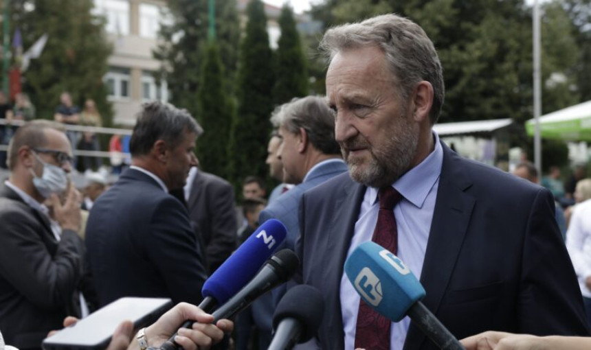 Izetbegović: Proće ljutnja Dodika, nije mu ovo prvi put