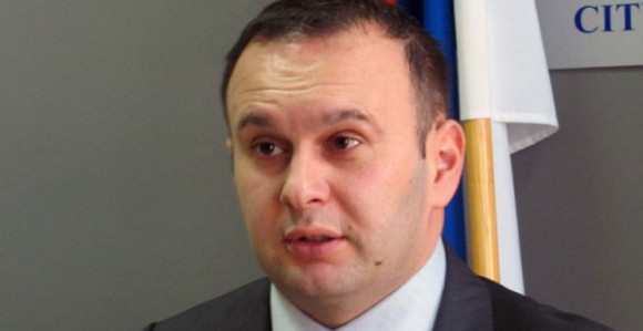 Ljubiša Ćosić pijan napao ženu u "Yu baru" u I. Sarajevu