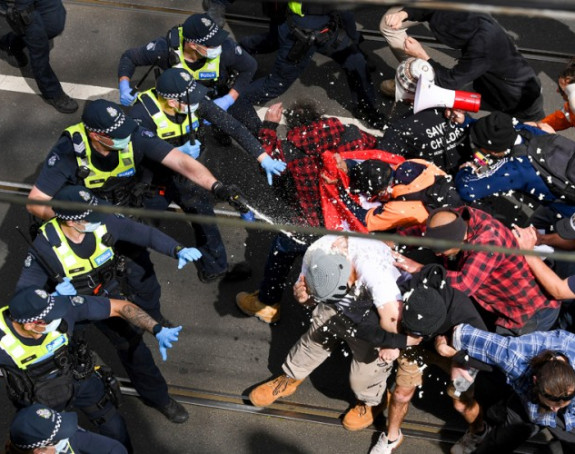 Haos u Melburnu: Protesti, hapšenja, nasilje zbog mjera