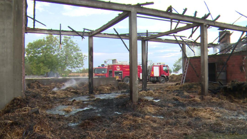 Изгорјела сјенара и дио помоћне зграде у Амајлијама код БН