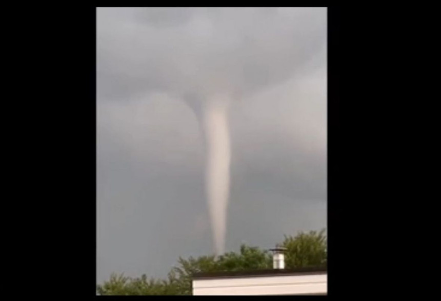 Italiju pogodila serija tornada, nastale poplave