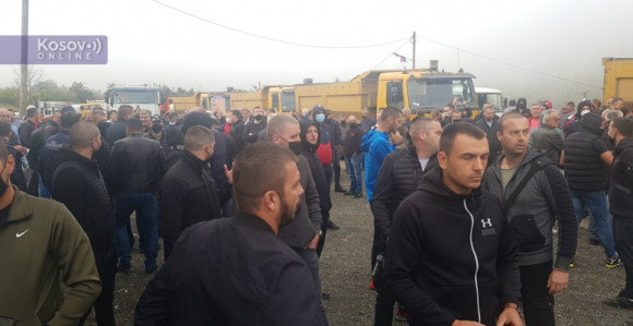 Građani blokirali Jarinje, Rosu traži da se raziđu (VIDEO)