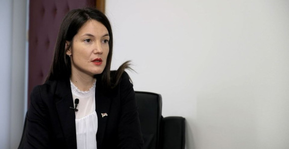 "Milion po milion, auto po auto, tender po tender..."