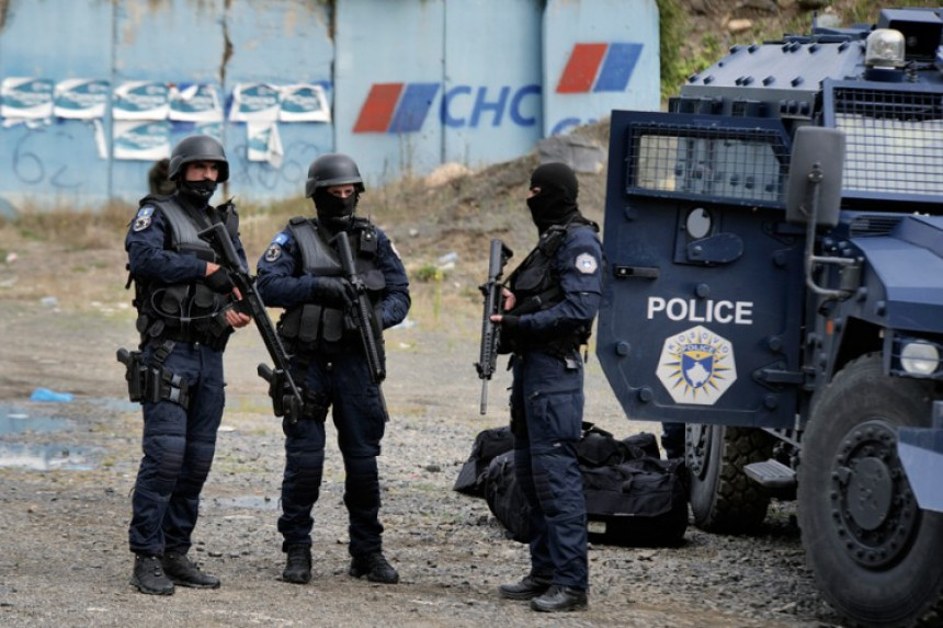 Kosovska policija uhapsila trojicu Srba zbog bilborda