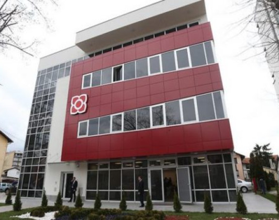 Измишљени људи добијају позив на трибине СНСД-а