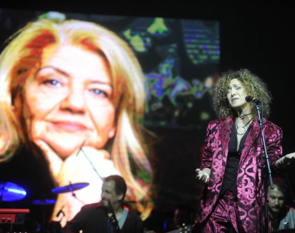 Emotivno na koncertu grupe "Zana": Maki Beograd peva samo za tebe!