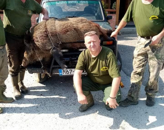 Srbac: Odstrijelio vepra teškog 150 kilograma