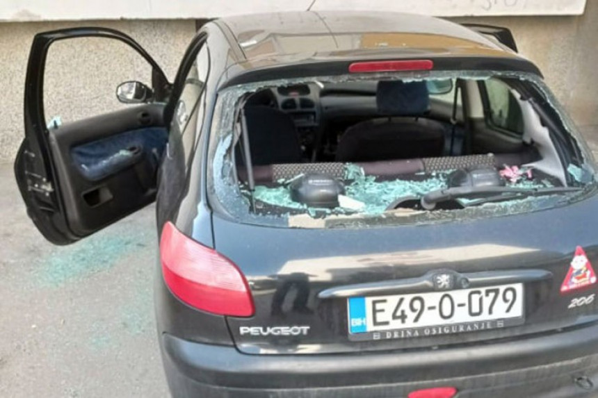 Banjaluka: Slupao auto u kojem su bile djevojke