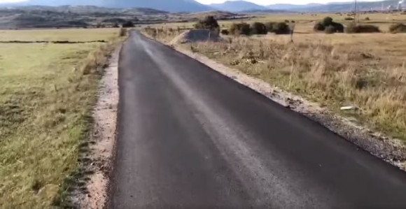 Načelnik Gacka asfaltirao put, pa raspisao tender