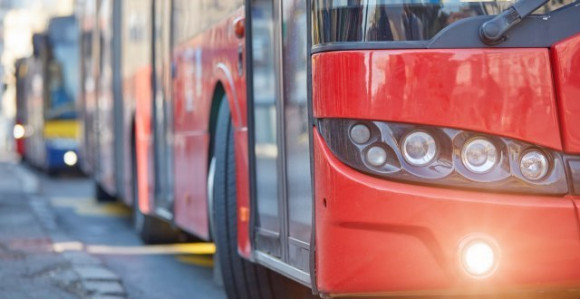 Autobus vukao ženu nekoliko desetina metara