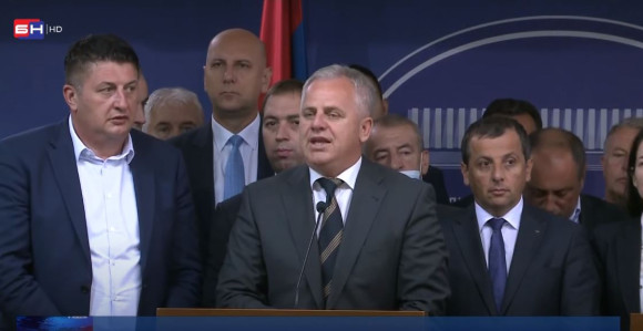 Korumpirana Vlada je pala, Šeranić i Višković pobjegli od naroda! (VIDEO)