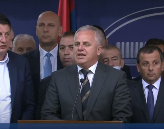 Корумпирана Влада је пала, Шеранић и Вишковић побјегли од народа! (ВИДЕО)