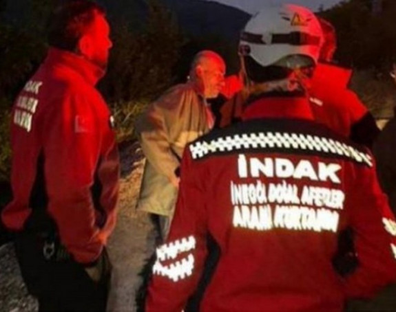 Pijani muškarac satima s policijom tražio sebe?!