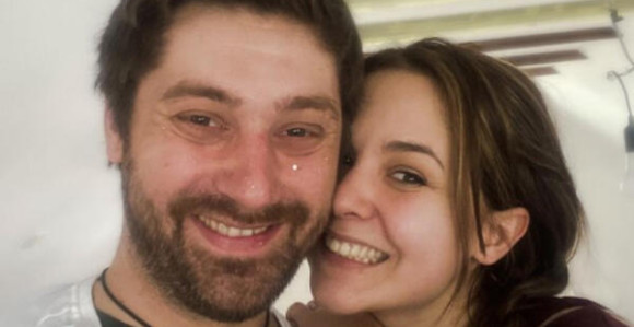 Srpska glumica ostala bez doma,živela u kontejneru od 12 kvadrata sa mužem a sad čekaju prinovu!