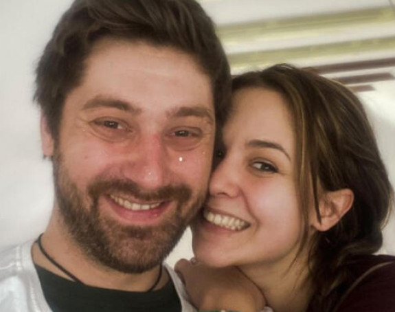 Srpska glumica ostala bez doma,živela u kontejneru od 12 kvadrata sa mužem a sad čekaju prinovu!