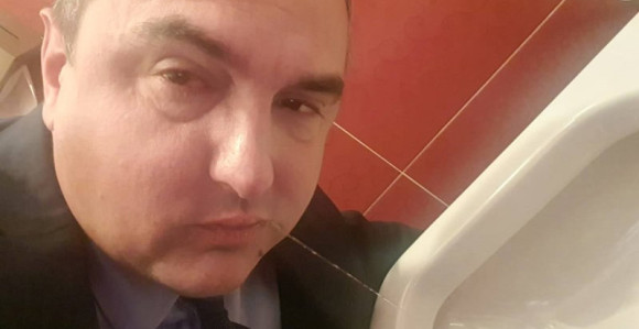 Slike koje teško kompromituju ovog gradonačelnika