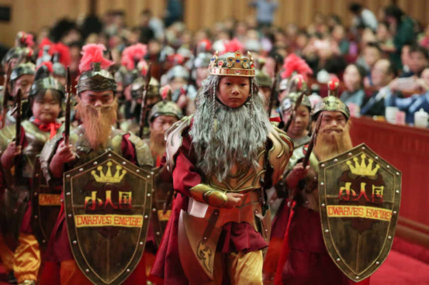 U carstvu malih ljudi posla ima samo za ljude određene visine!