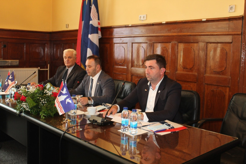 Treba domaćinski upravljati gradovima i opštinama