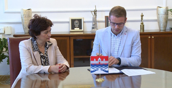 Iz budžeta grada po 200 KM zaposlenim u Domu zdravlja