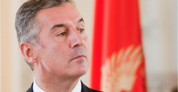 Đukanović neće ostati u fotelji do kraja mandata
