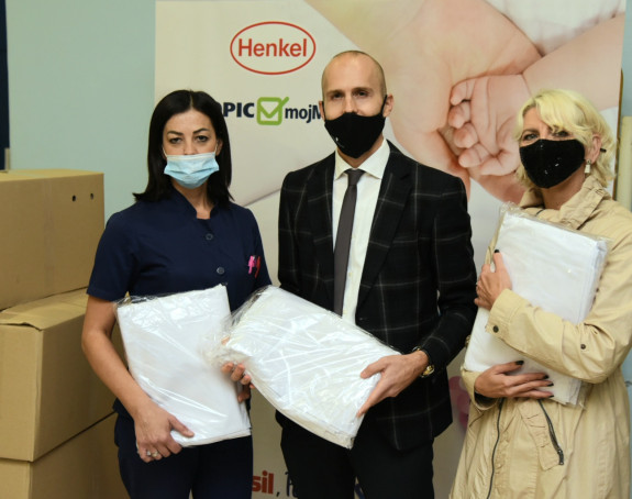 Tropic i mojMarket donirali posteljine za porodilje i bebe iz UKC Banja Luka