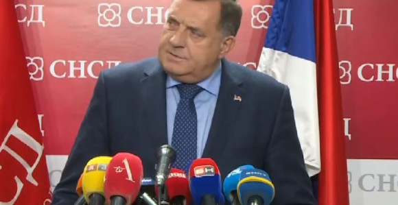 Dodik: Povlačimo odluke za Oružane snage, UIO i VSTS