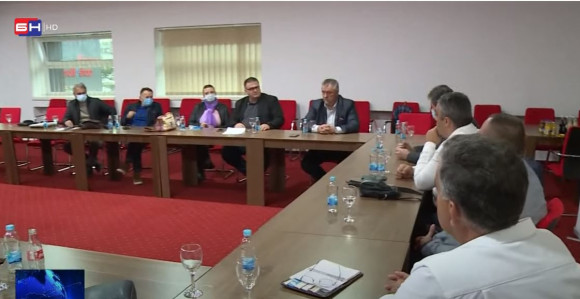 Radnici traže topli obrok i regres ili idu u proteste