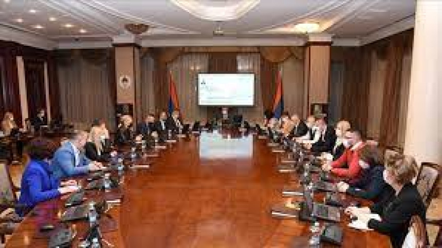 Umjesto da traže odgovorne, Vlada podnosi prijave