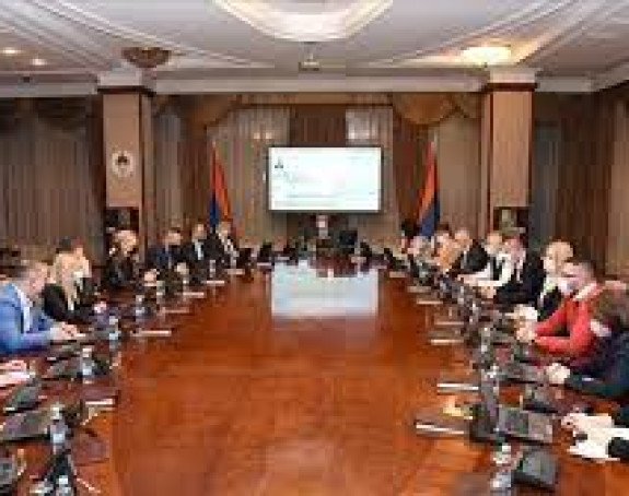 Umjesto da traže odgovorne, Vlada podnosi prijave