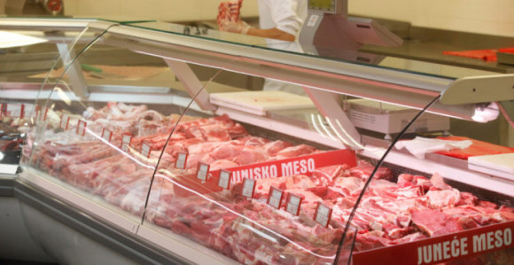 Cijena mesa raste u prodavnicama, ali ne i žive stoke