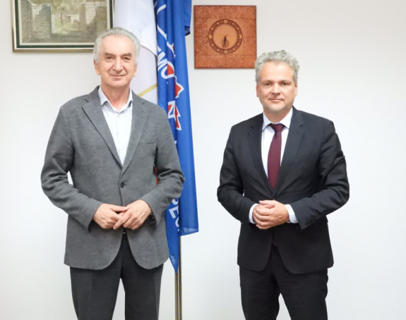 Vlast ne rješava probleme, prave krizu na krizu!